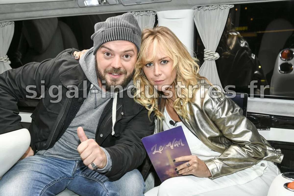 Alban Ivanov : Exploration de sa vie privée et de son épouse mystérieuse