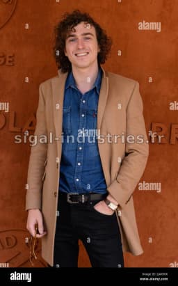 César de Rummel : Un Voyage à Travers la Vie d'un Artiste Émergent