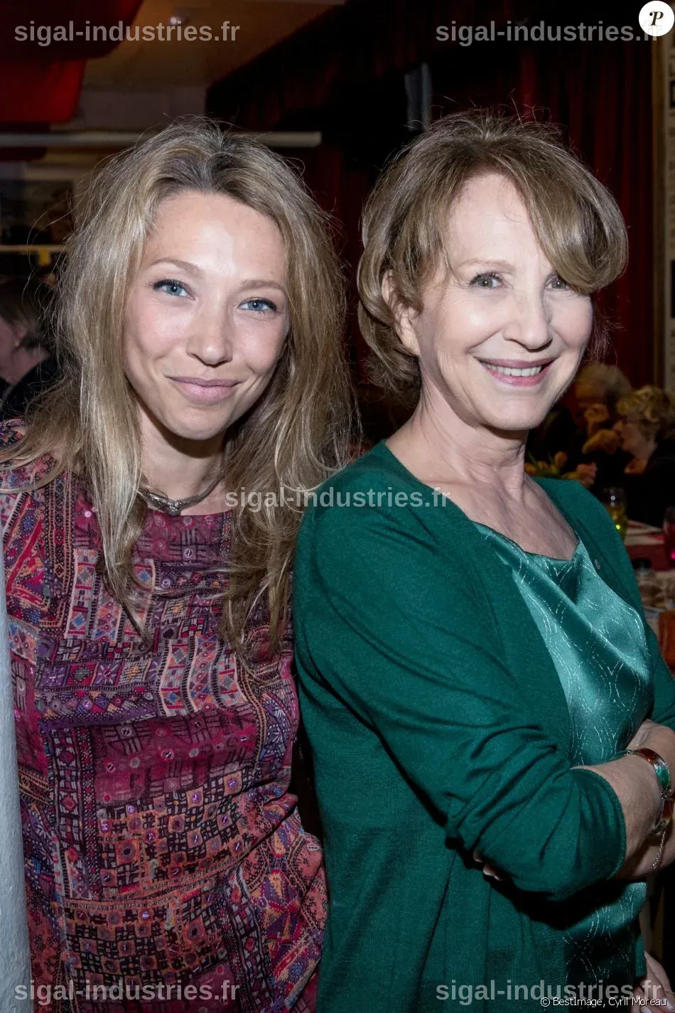 Un adieu touchant : Laura Smet rend hommage à sa mère Nathalie Baye lors de ses funérailles