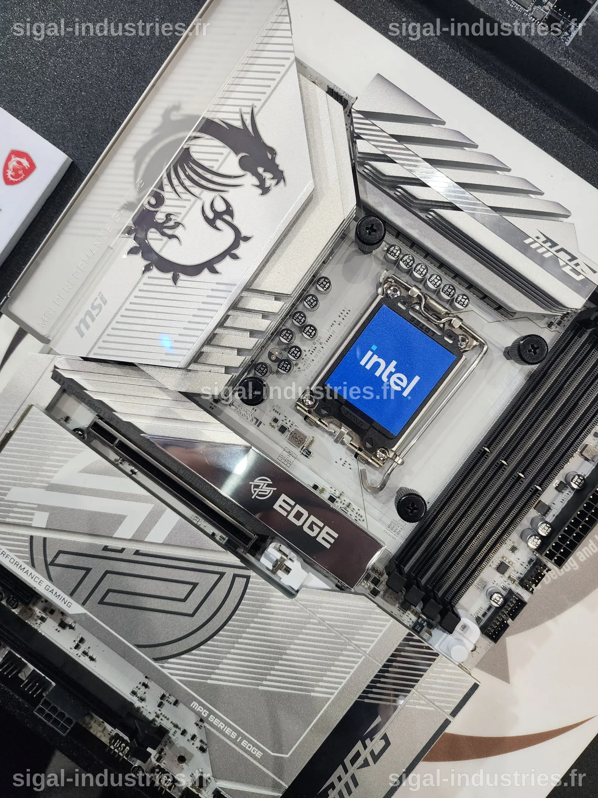 ARBOR Technology présente la série ARES-2100, une avancée majeure dans l'IA Edge avec les processeurs Intel Core de la série 3